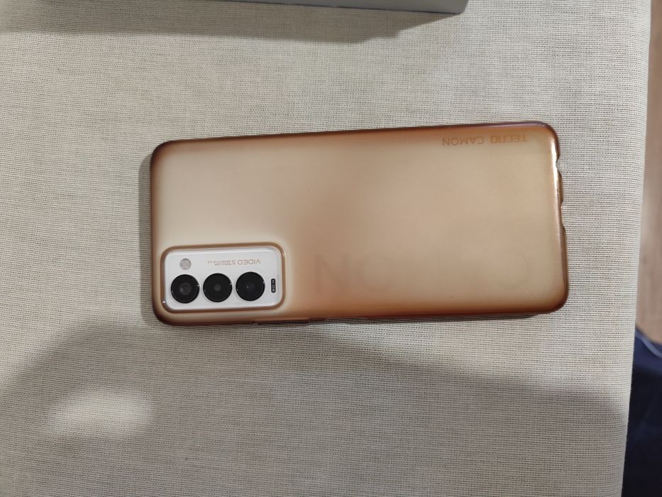 Продам смартфон Tecno Camon 18p
