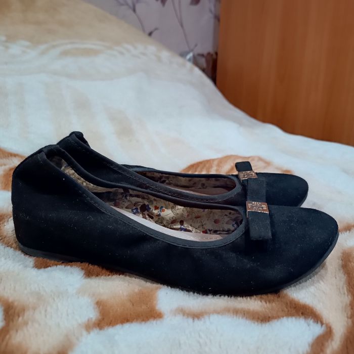 Отдам женскую обувь