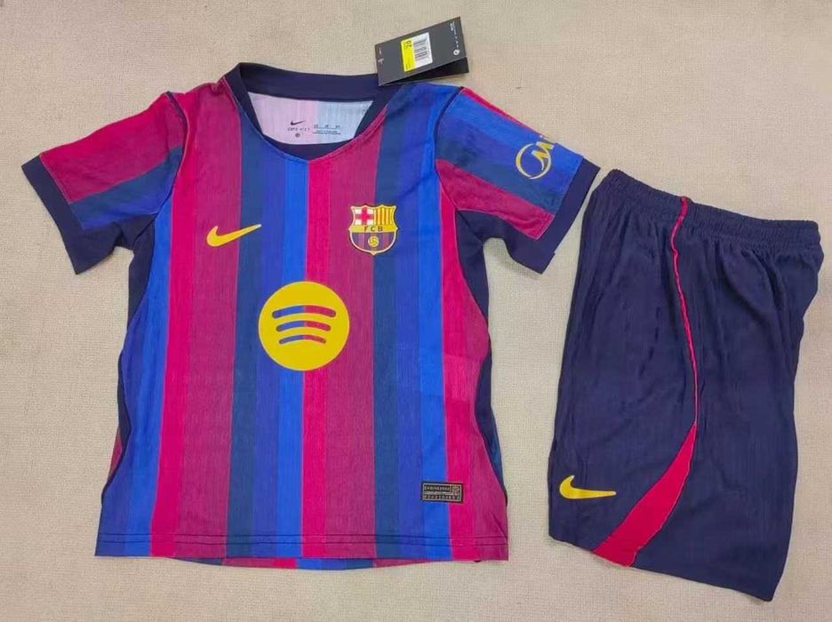 Детски футболни екипи Nike Adidas 2026/2027