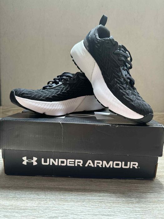 Under Armour маратонки