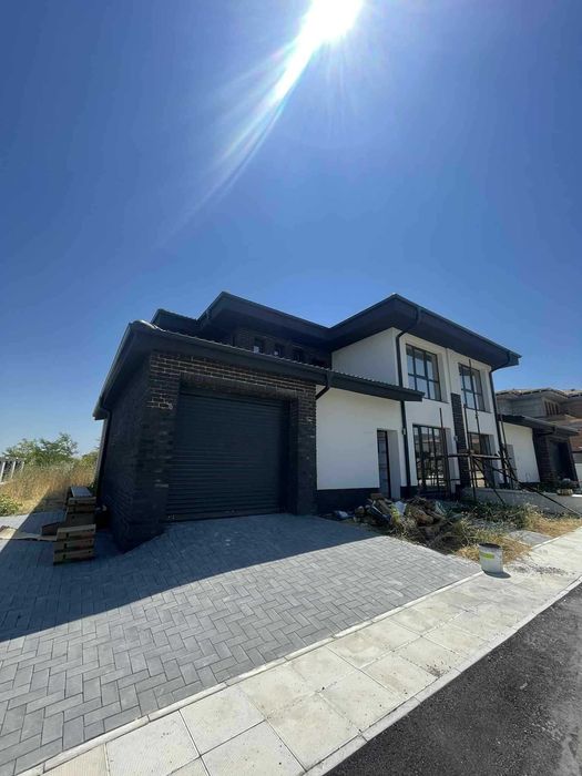 Продава се Къща в с. Марково, Област Пловдив - 320 кв.м за 938 €/кв.м - Снимка #2