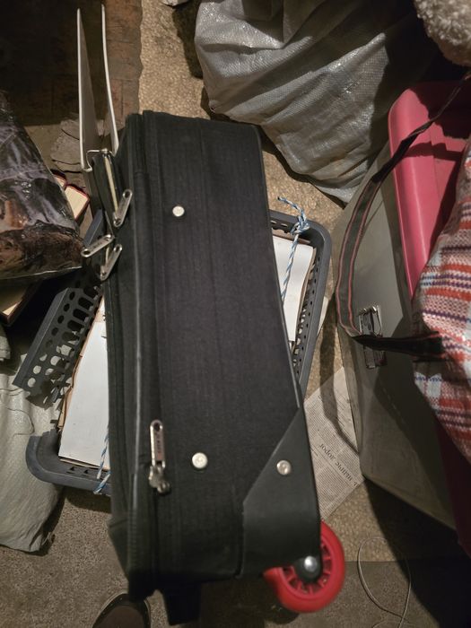 Продается детский чемодан