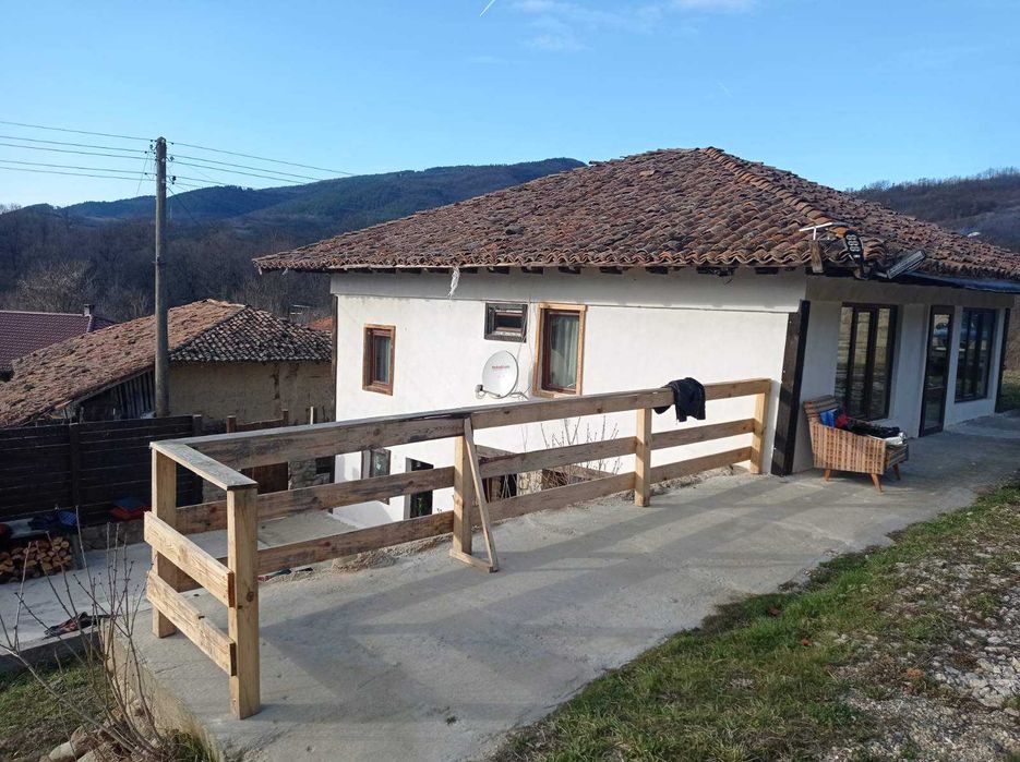 Продава се Къща в Елена - 150 кв.м за 490 €/кв.м - Снимка #1