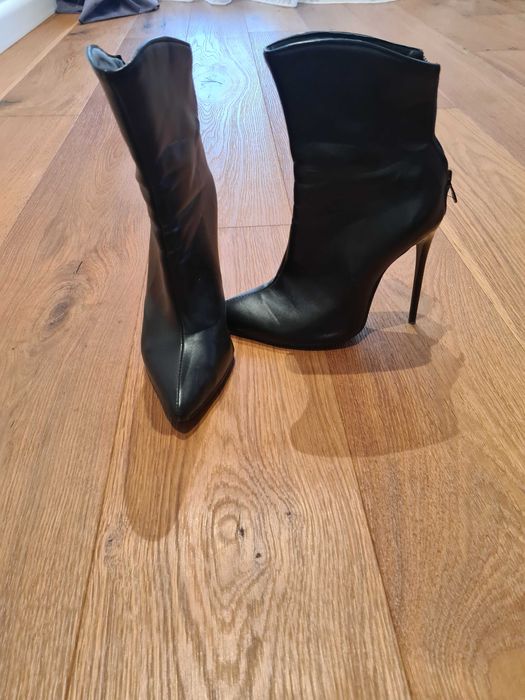 Елегантни боти с остър връх