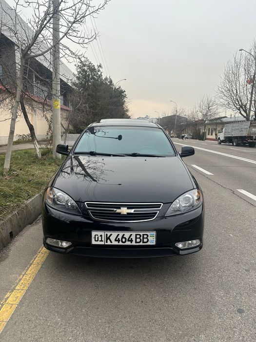 Продается своя Gentra 3позиция фулл, люк, абс, мафон