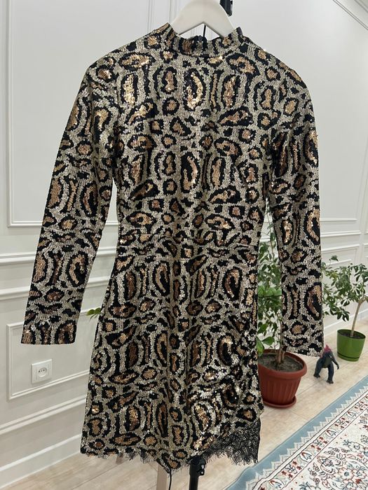 Леопардовые платье в пайетку