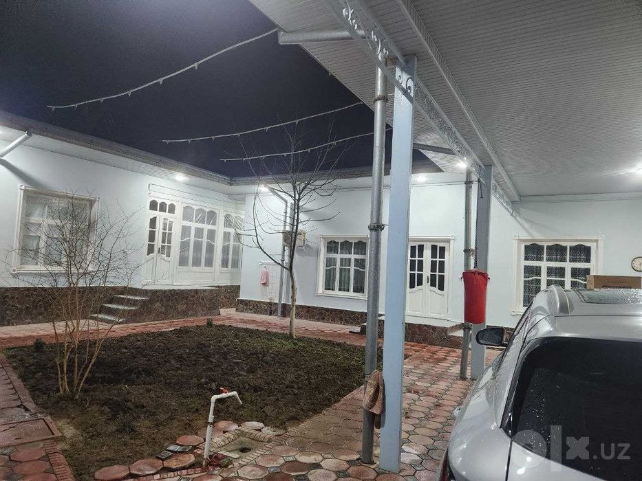 Дом рядом с Метро Берний;   Беруний метроси - Ховли - уй сотилади