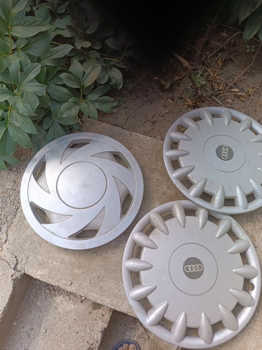 Продам колпаки на автомобиль