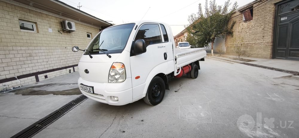 Kia bongo sotiladi 2009