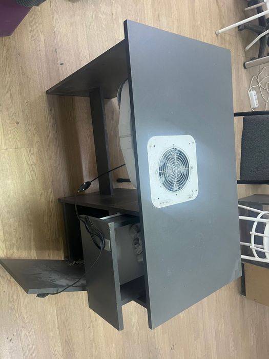 Маникюрный стол , стульчик