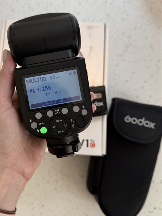 Вспышка Godox V1 Pro C