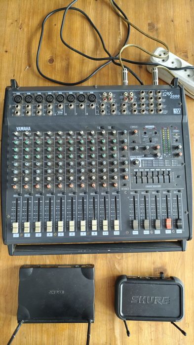 Два профессиональных радиомикрофона SHURE