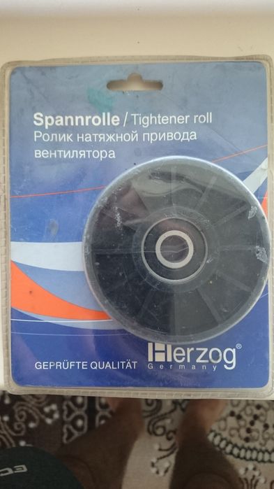 Продам прокладки, ролик и помпу