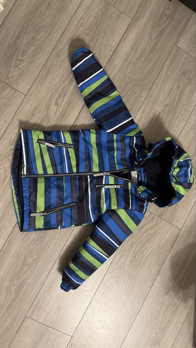 Зимняя куртка можно для мальчика и девочке