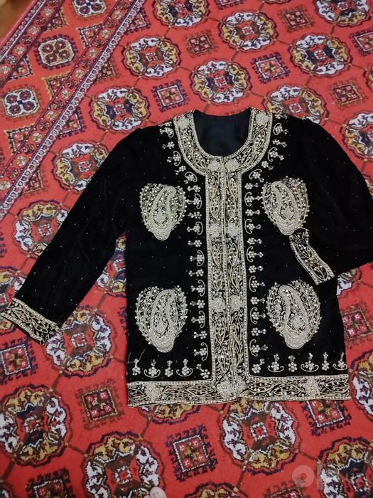 Kuyovlar uchun zarli chopon/ayollar zarli kastyumi