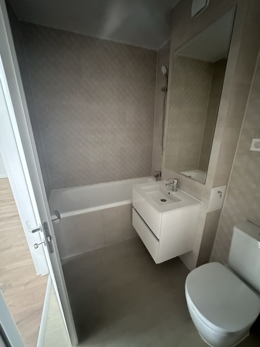 Apartament 2 camere, nemobilat si neutilat, in zona metrou N Teclu