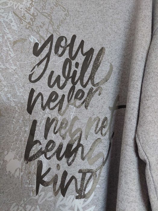 Блуза сива нова с надпис