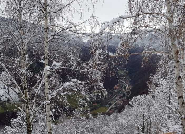 Vand teren Muntele Rece panorama spre Valea Ierii