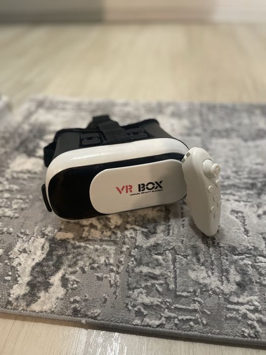 Căști VR cu manetă