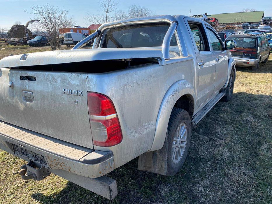 toyota hilux 3.0 d4d facelift navi на части тойота хайлукс автомат