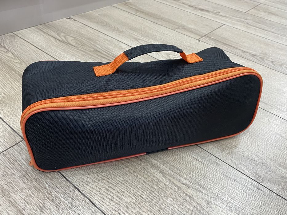 Автомобильный пылесос