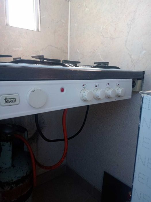 Печка за вграждане +турестически газ.котлон с бутилка .