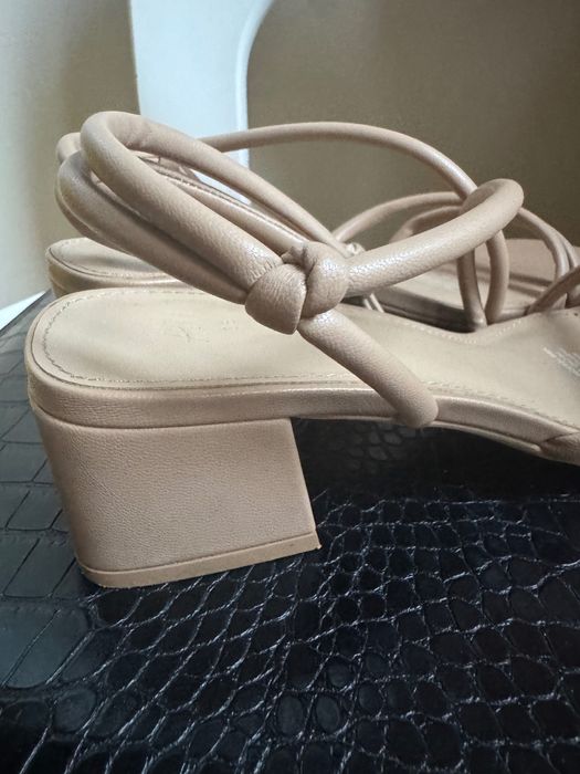 Стилни сандали H&M, размер 38 идва на 37!