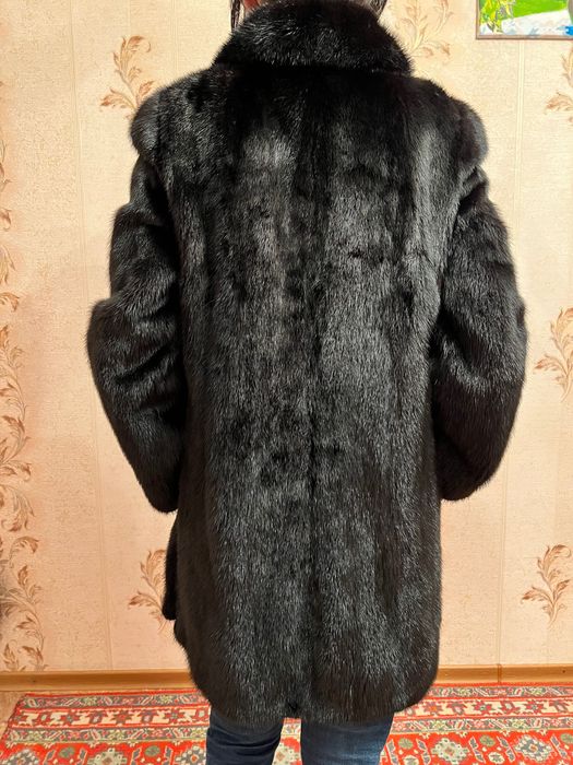 Продам женскую шубу