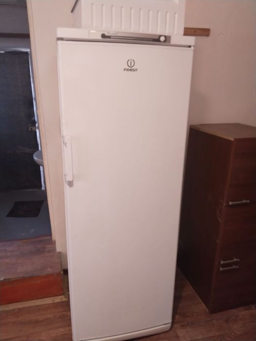 Морозильник Indesit