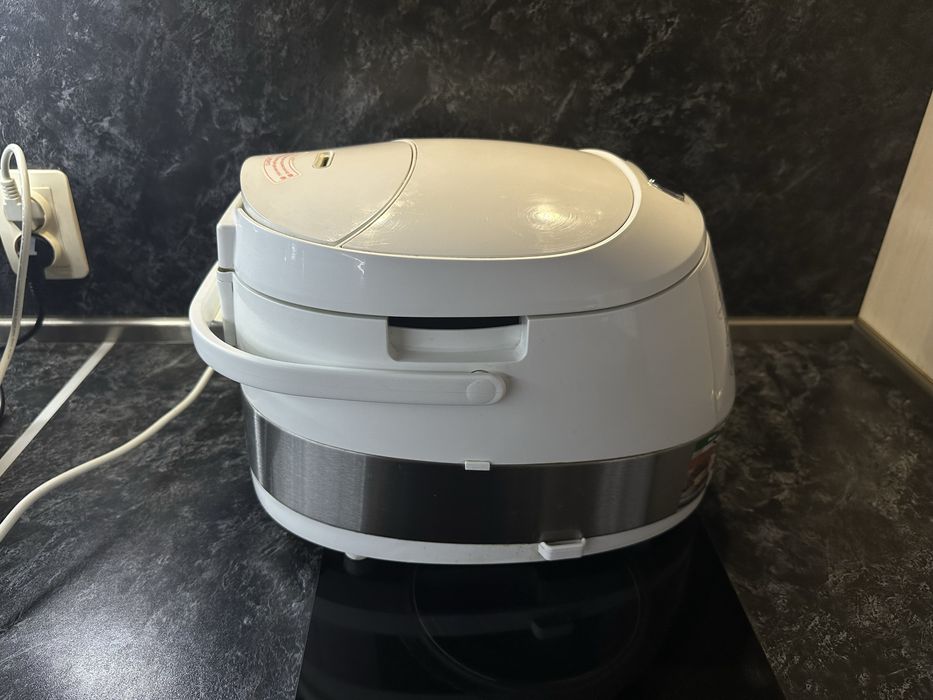 Мултикукър Philips HD4731