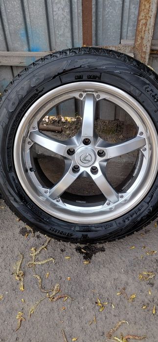 Продам комплект шины с дисками