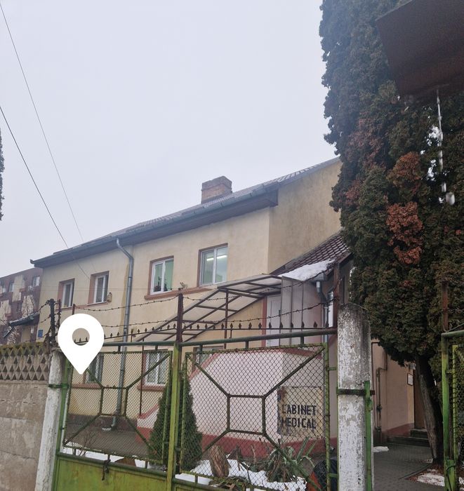 Vând cabinet medical