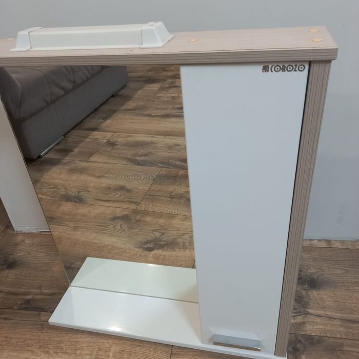 Продам Зеркало -шкаф.