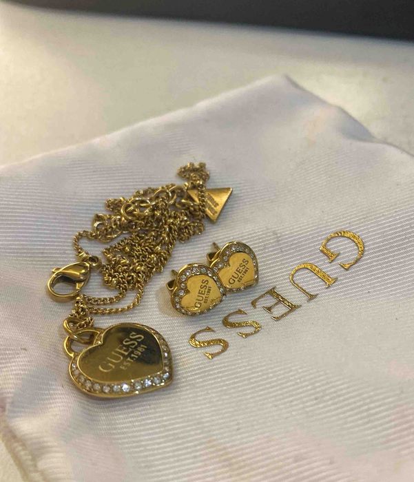 Продам комплект GUESS