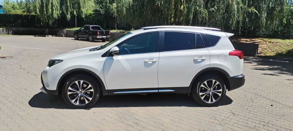 Toyota RAV4 2.0d 124CP// tracțiune 4×4//White Edition . RAR EFECTUA ...