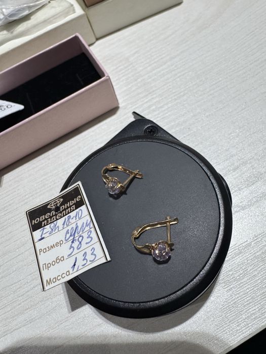 Золотые серьги на девочку