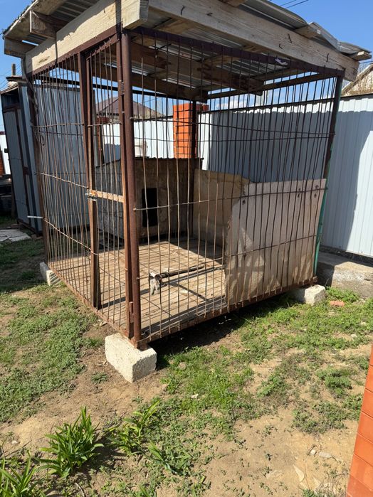 Продам вольер для собаки 2/2 с будкой