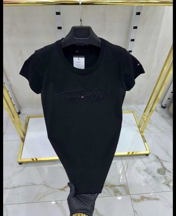 Дамска Тениска Tommy Hilfiger Модел 2026 - 3 ЦВЯТА