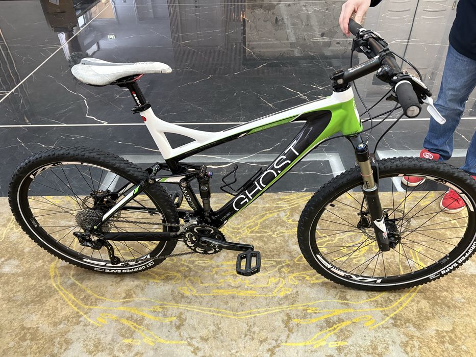 Bicicleta MTB Ghost 26” carbon