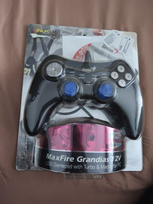 Set  volan cu pedale și controler pentru PC