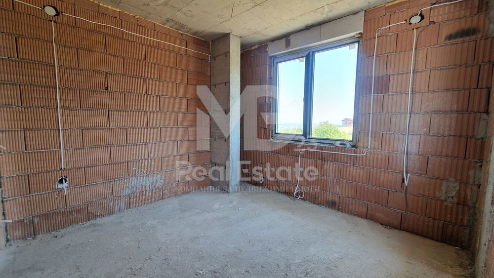 Двуетажна къща с ТРИ СПАЛНИ, завършена до ключ в Марково!