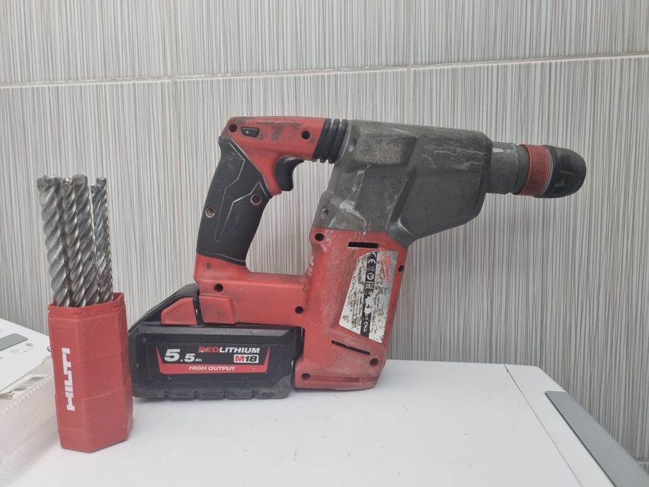 Set milwaukee rotopercutor si flex , 2 baterii an 2023