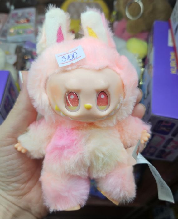 Игрушки  Лабубу .