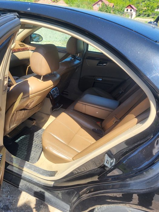 Vând Mercedes S 320