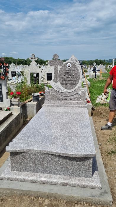 Monumente funerare, cruci marmură, granit, mozaic