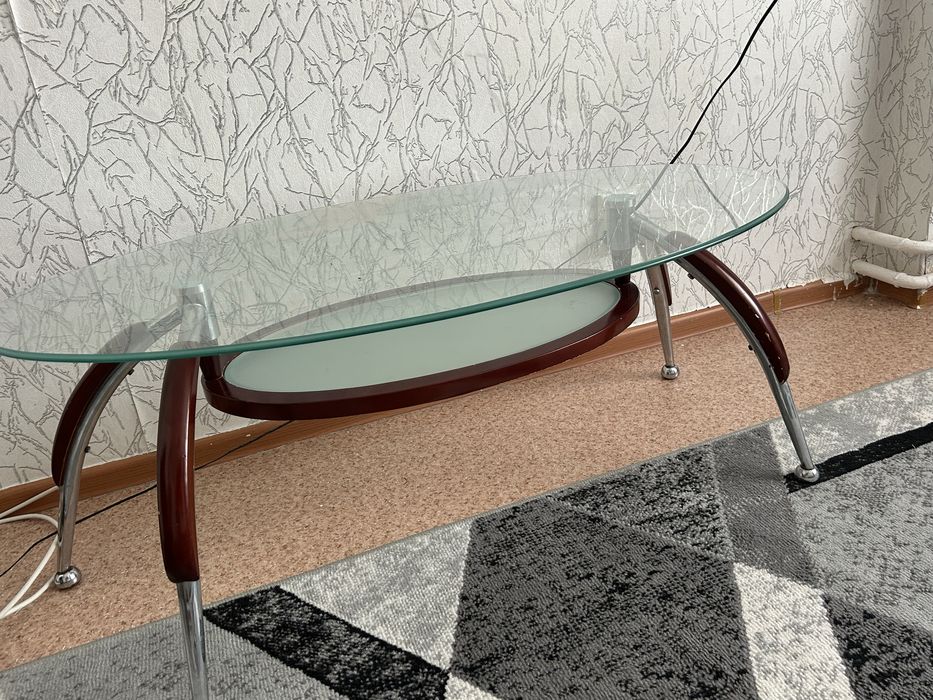 Продам тумбу под телевизор