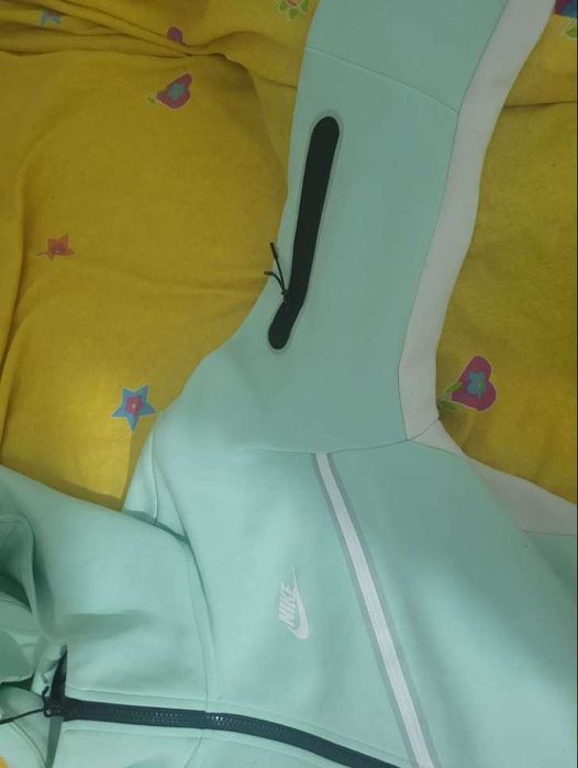 NIKE Tech Fleece Windrunner