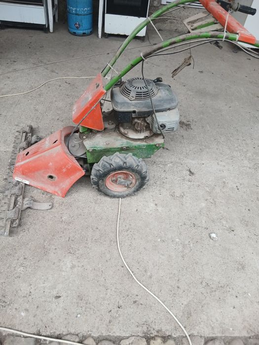 De vanzare o cositoare honda