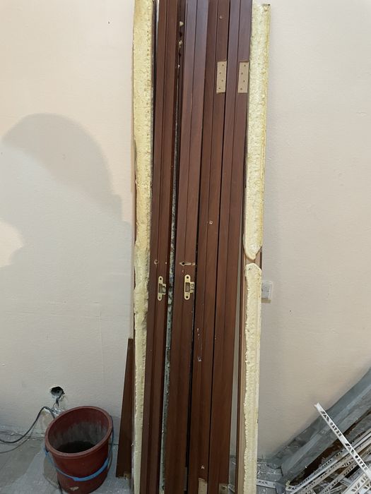 Дверь, унитазы, раковины, светодиоды