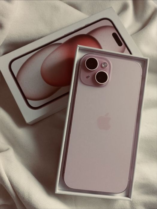 Продам iPhone 15 (розовый)